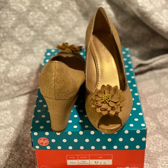 Lindsay Phillips wedge heels - Picture 3 of 3